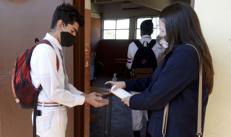 Padres deberán encargarse de la limpieza de escuelas