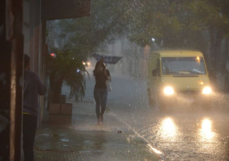 Anuncian jornada con lluvias y tormentas elctricas