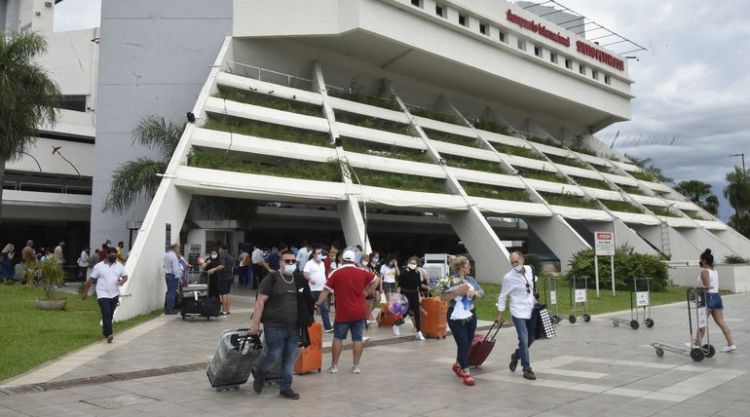 Ante la crisis, muchos vienen a quedarse