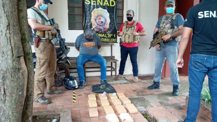 Detienen a un hombre con 14 kilos de cocana