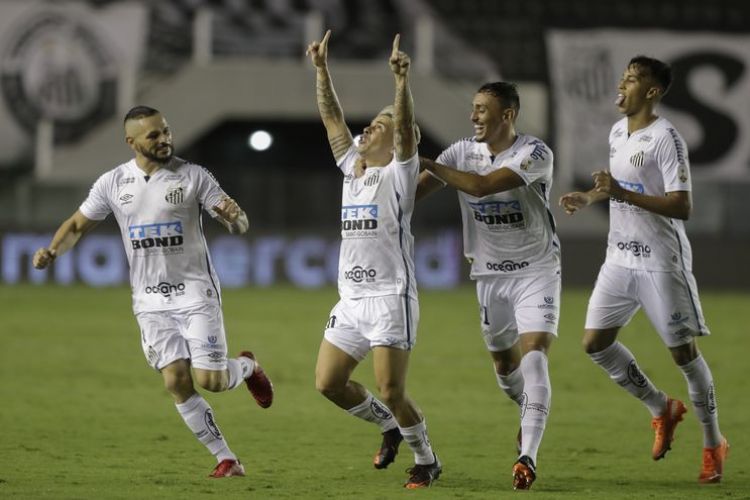 Santos gana y habr final brasilea