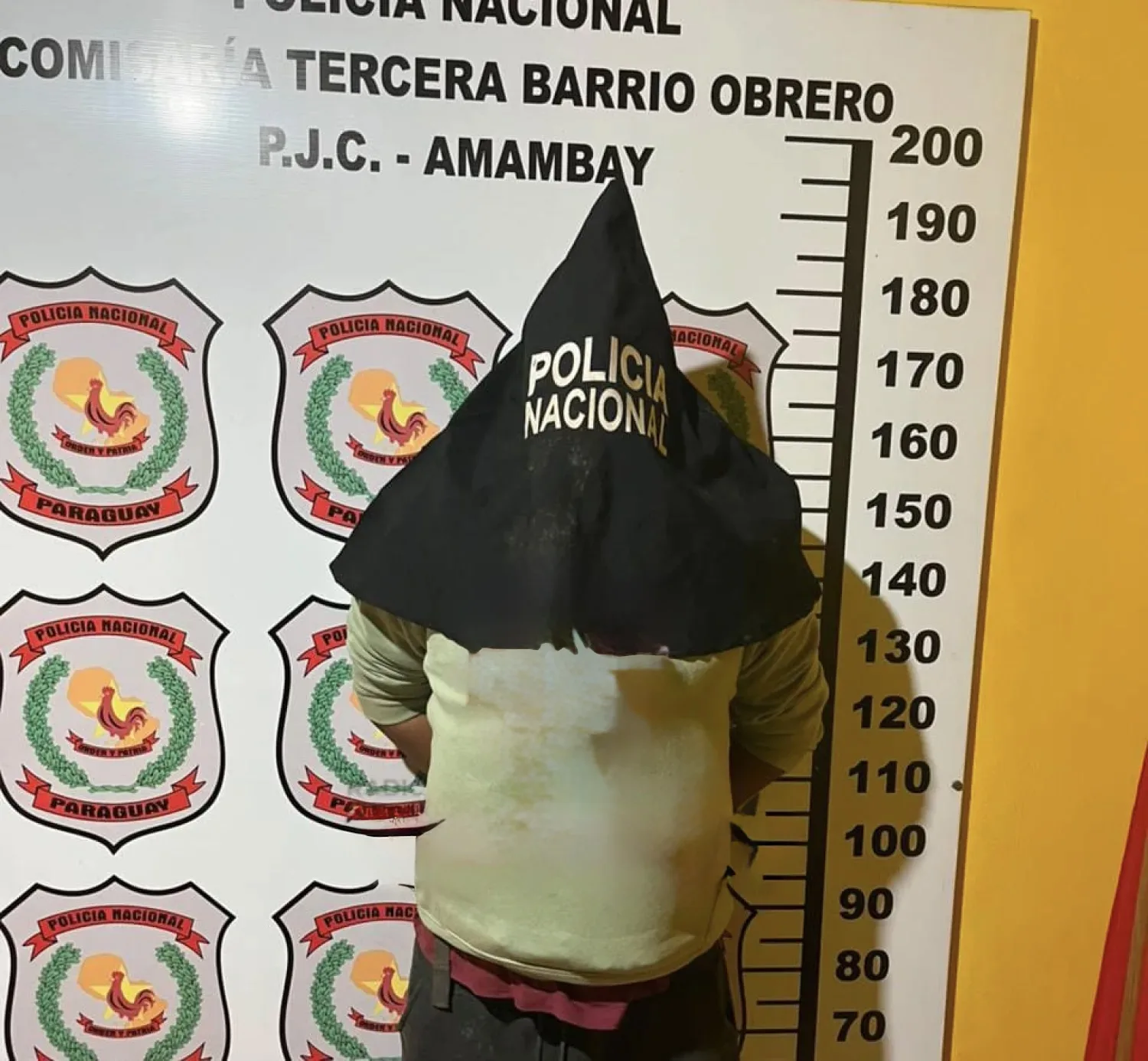 Detienen a un venezolano por pedir limosna ebrio junto a su hijo en Pedro Juan Caballero