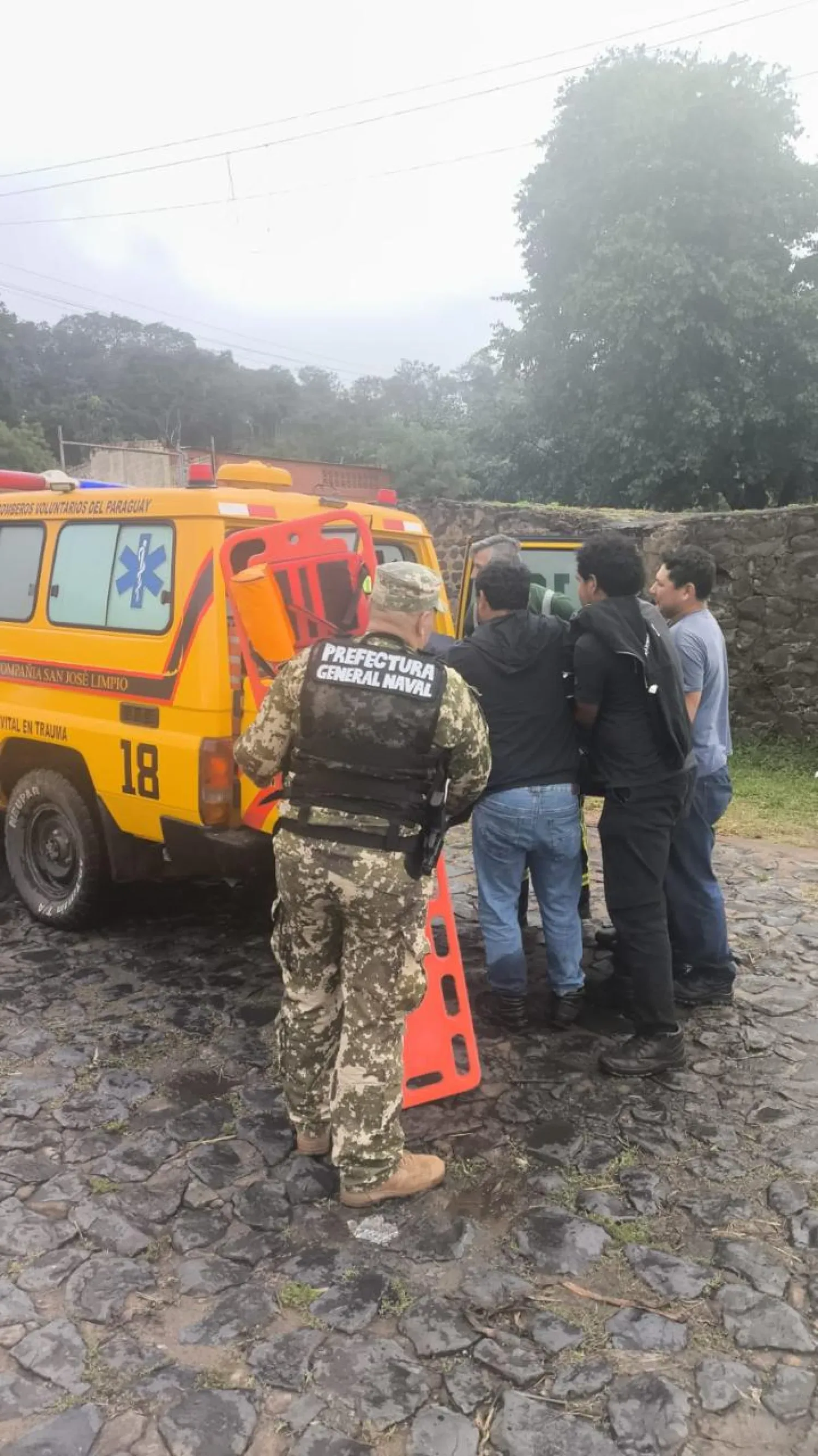 Rescatan con vida a una persona que se lanzó desde el Puente Remanso