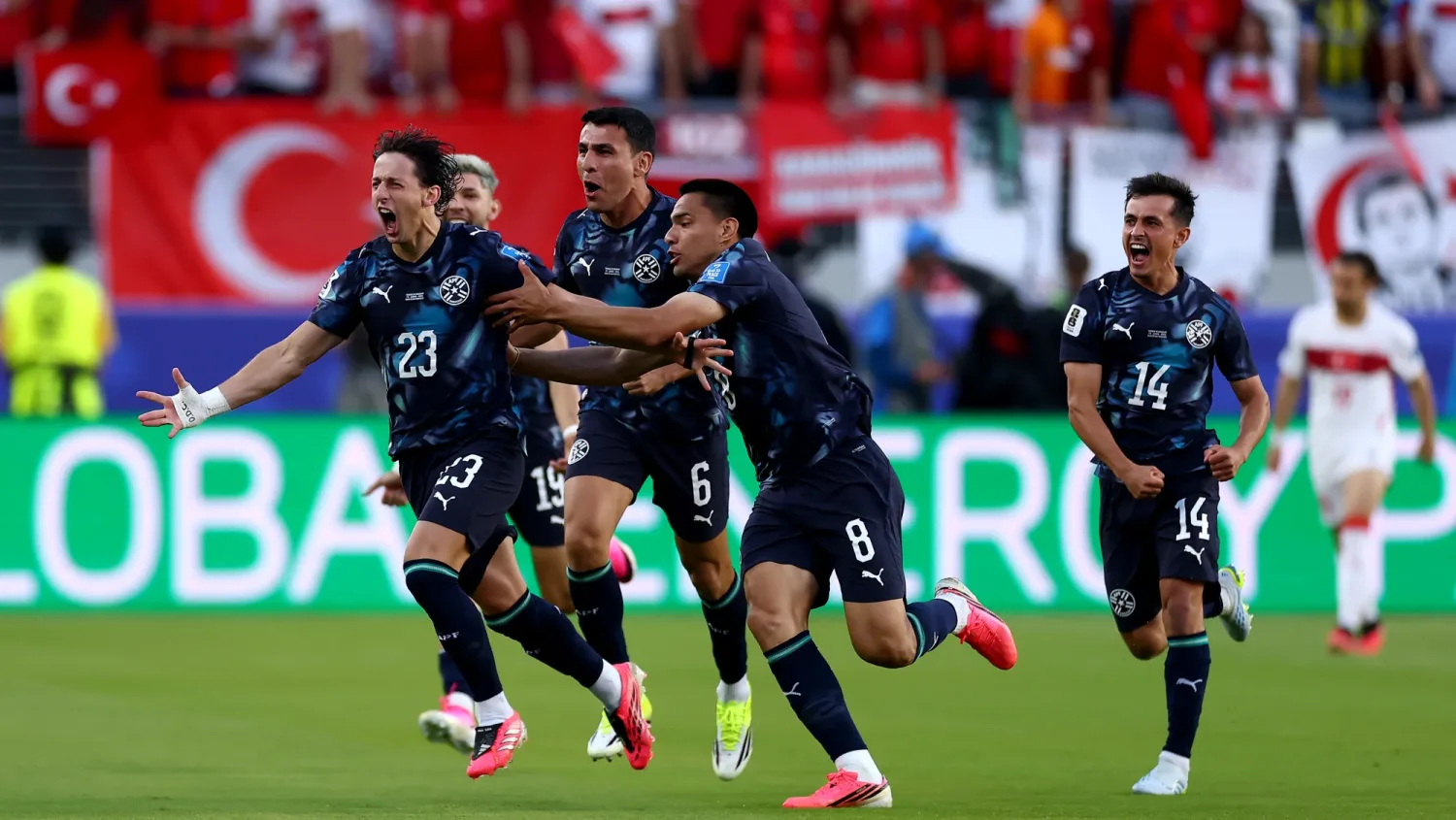 ¡Es la garra guaraní!: Paraguay sufre, pero mete un triunfazo en el Mundial
