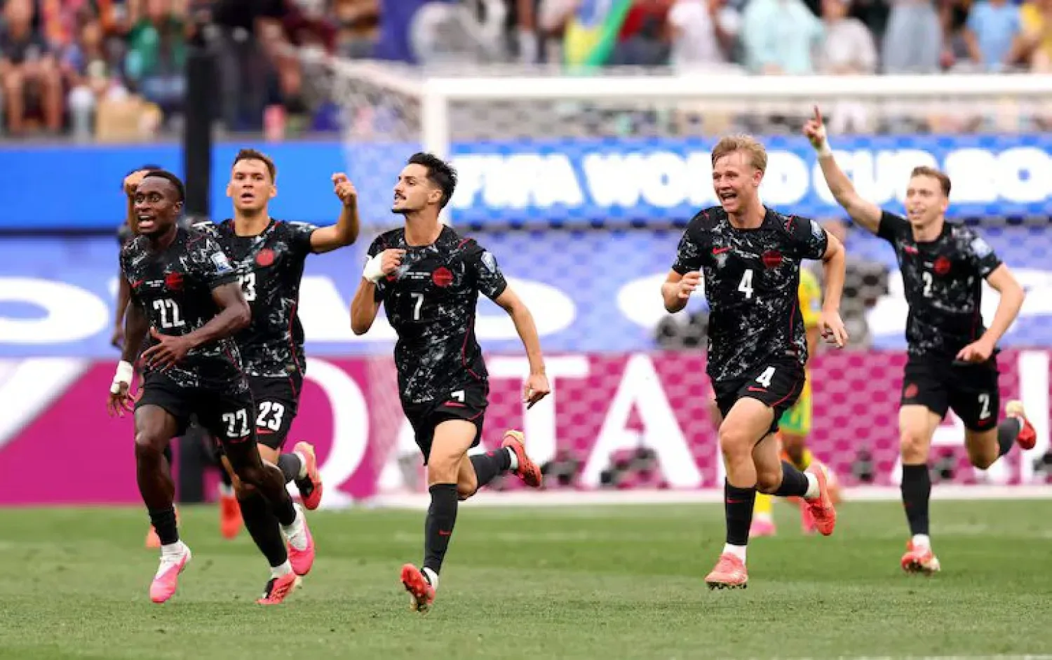 Canadá vence a Sudáfrica en la agonía y es el primer clasificado a octavos