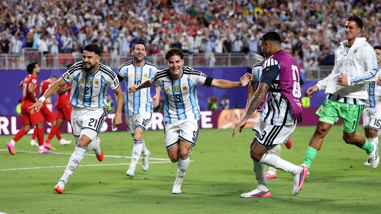 Argentina sufre pero avanza a semifinales del Mundial 2026