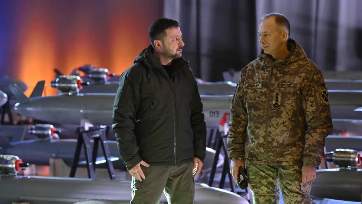 Zelenski remueve al jefe del Ejército en medio de profunda crisis política