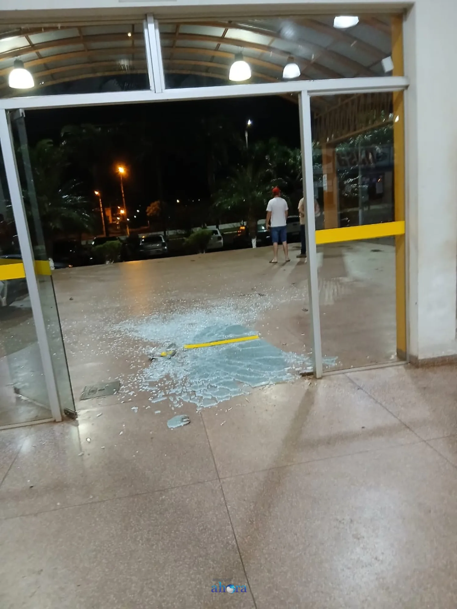 Aprehenden a un hombre con orden de captura tras romper un blindex en la terminal de PJC