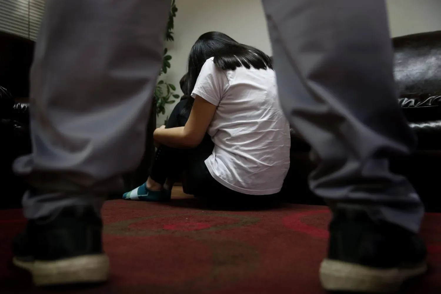 Detienen a un hombre acusado de abusar y embarazar a su hija de 14 años