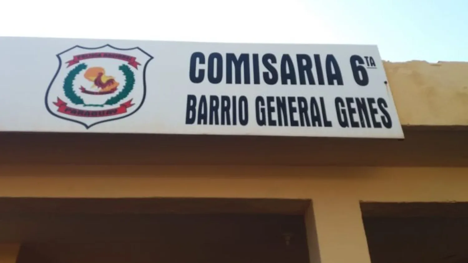 Un delincuente asalta una despensa con machete y abandona su moto en Pedro Juan Caballero