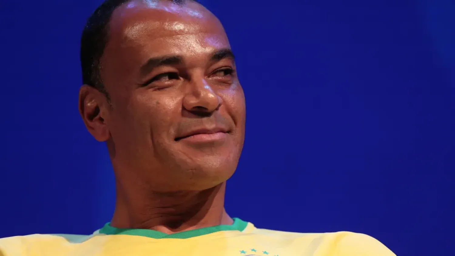 Leyendas del fúbol muestran su apoyo a Infantino