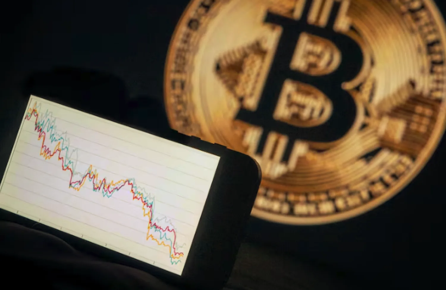 El blanqueo de dinero se profesionaliza y digitaliza con criptomonedas e IA, alerta GAFI