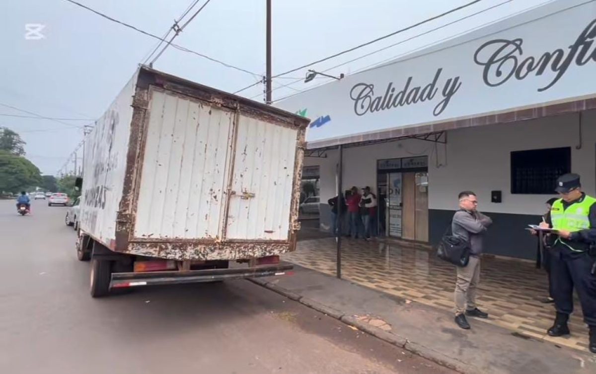 Incautan un camión con muebles de una funeraria en conflicto