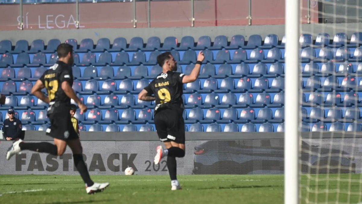 Olimpia golea y se enfoca en la cima