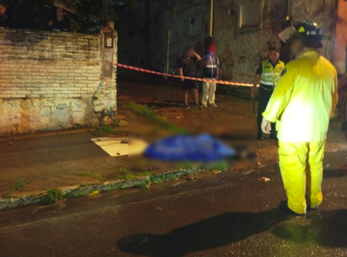 Terrible feminicidio en plena calle: mujer corrió, pidió auxilio y recibió varios disparos
