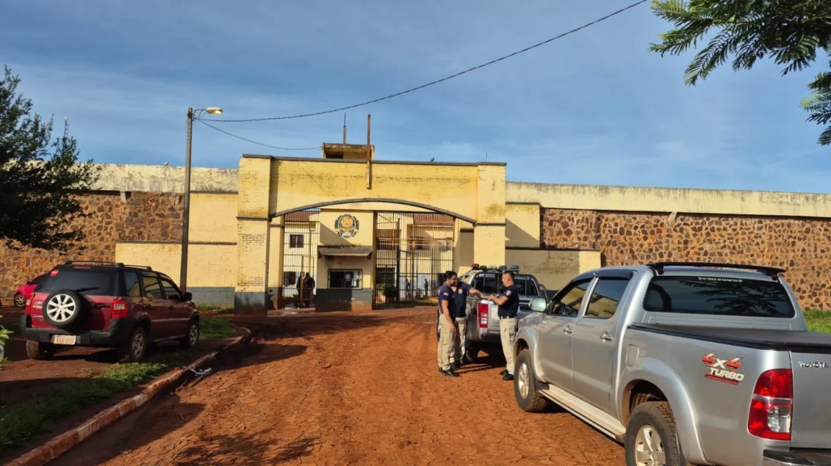 Trasladan de urgencia al Hospital Regional a un interno tras desvanecerse en la cárcel de PJC